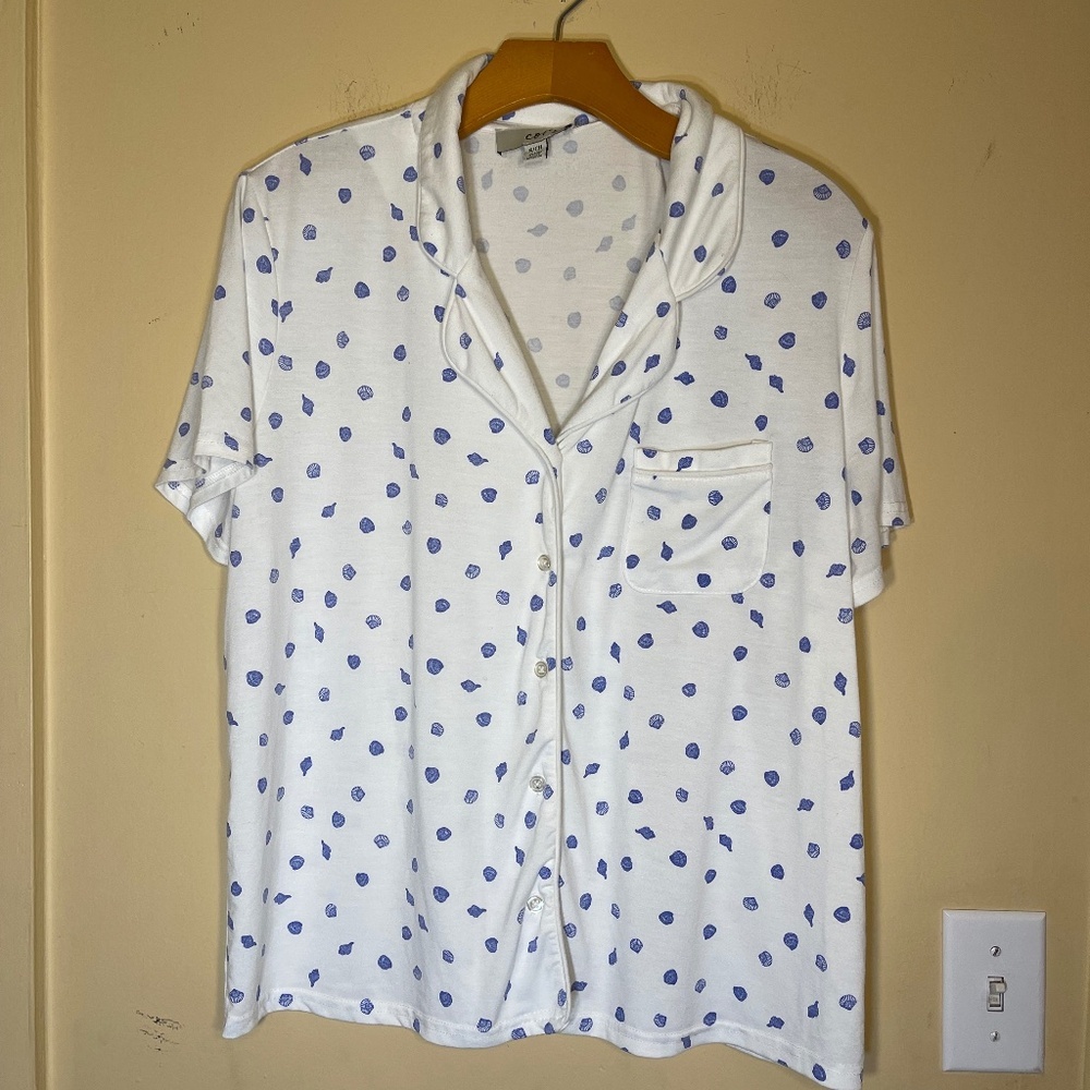 Seashell White and Blue Button-Up Shirt